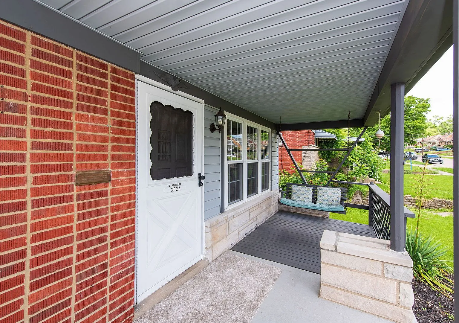 Bridgetown- 4bedroom 2 Full Bath Cape Cod W/ Deck In Ohsd — Photo 4