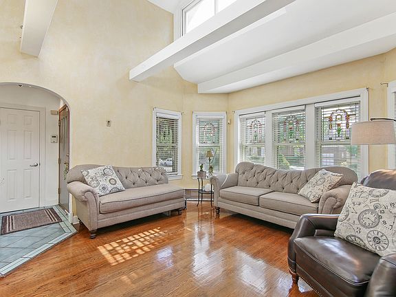 3rd image of 3507 Cuyler Ave