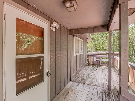 3rd image of 240 Seagull Ln