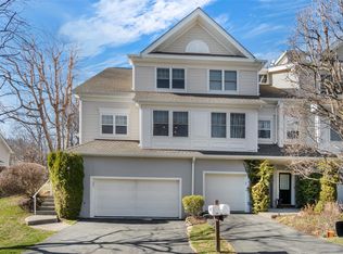 126 Underhill Ln, Peekskill, NY 10566