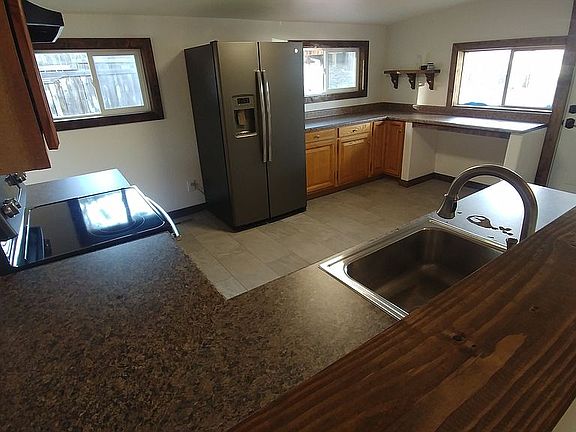 4th image of 30483 Hilltop Dr