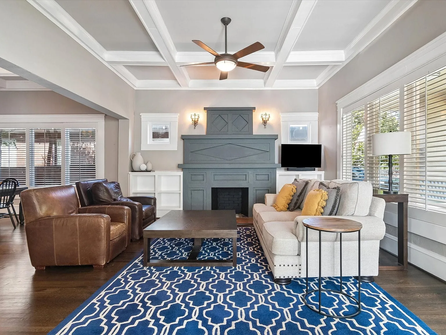 4 bed, 3.0 bath, 3072 sqft, $8,250 — Photo 3