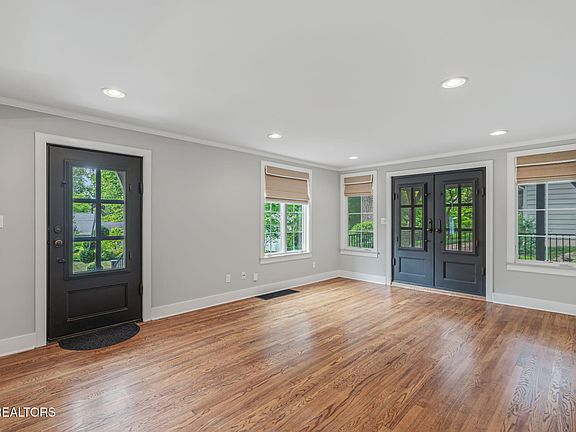 3rd image of 5604 Westover Dr