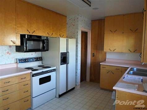 3rd image of 2742 E B St