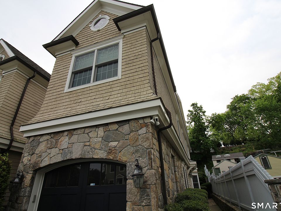 1st image of 288 Davis Ave #1
