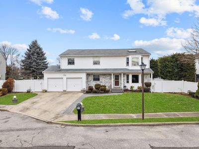 55 Waterman Court, Babylon, NY, 11702