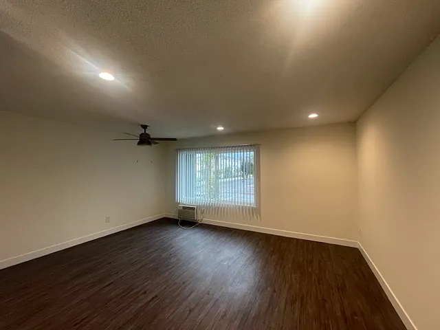 5345 Sepulveda Boulevard — Photo 37