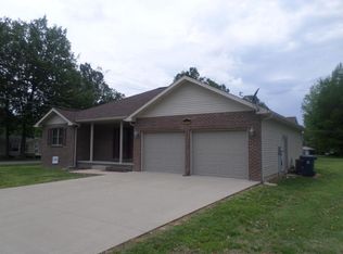 16282 Toms Rd, Benton, IL 62812