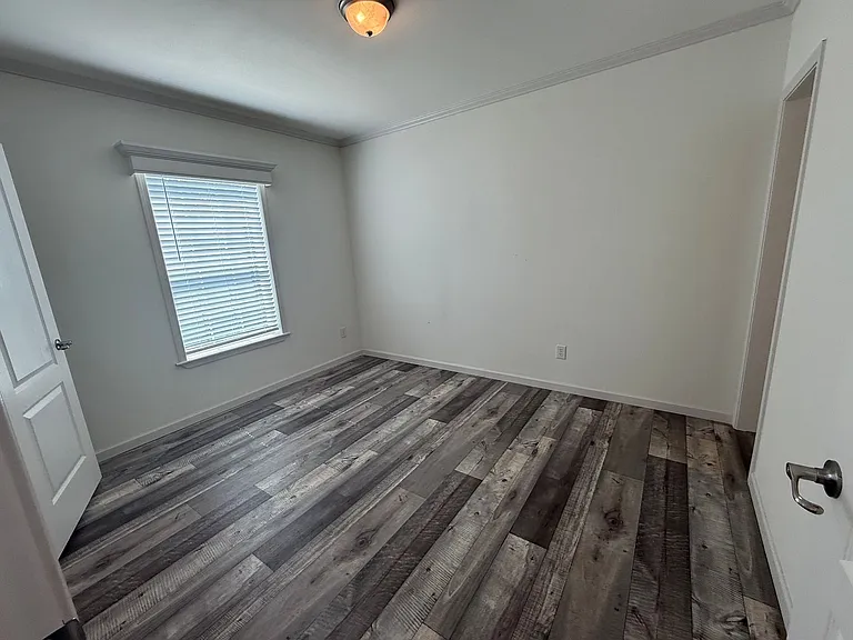112 Paradise Dr — Photo 12