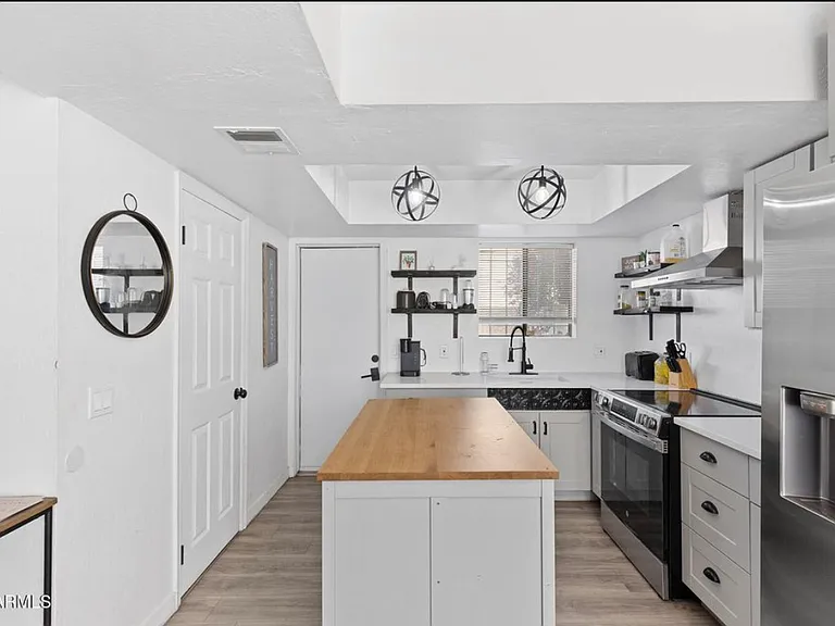1618 N 32nd St #6 — Photo 3