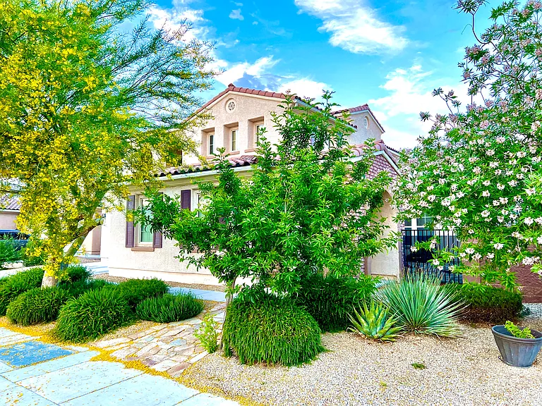 7140 Charter Crest St — Photo 5