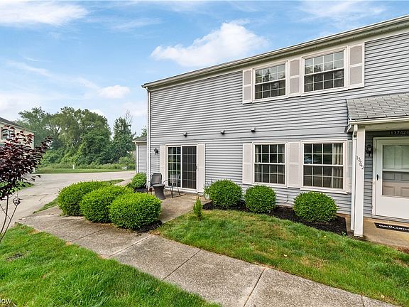 3rd image of 13742 Oakbrook Dr #3742
