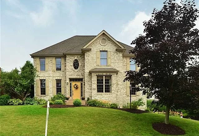 202 Crescent Ct, Cranberry PA 16066 | Zillow