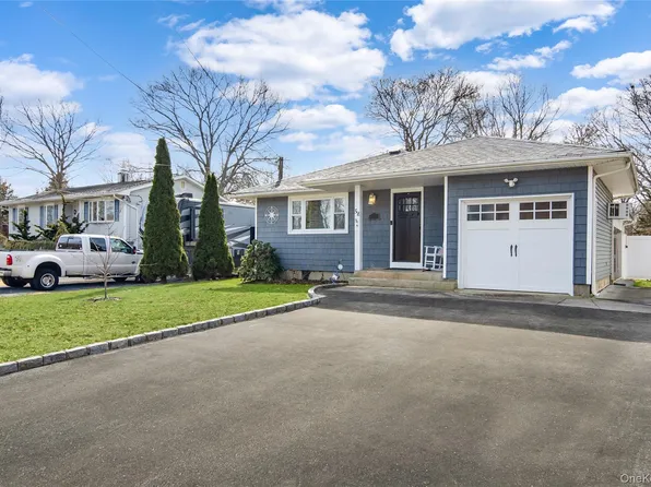 58 Pentmoor Drive, Mastic, NY 11950