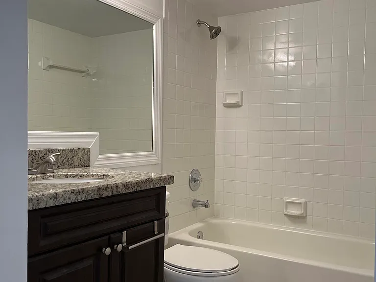 18106 Glenmoor Dr — Photo 14