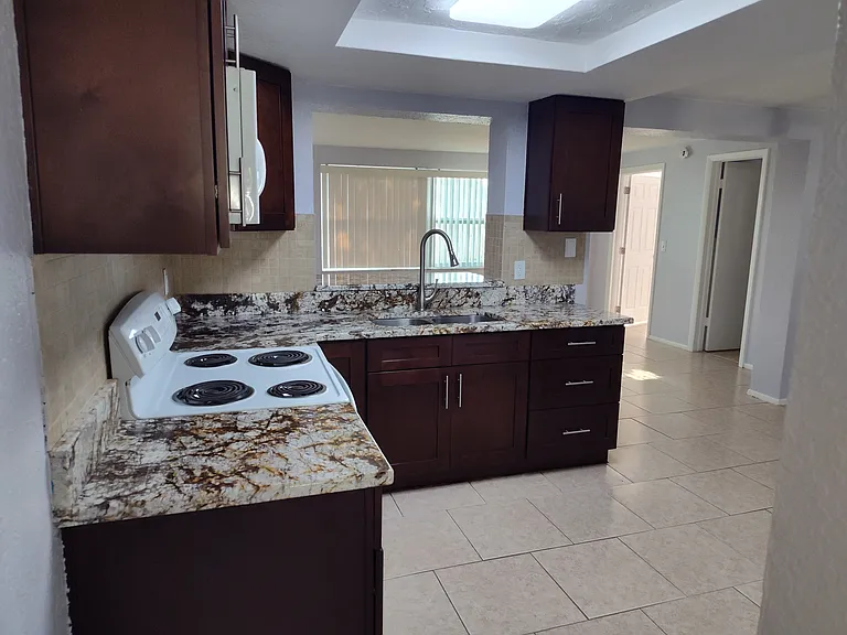 10811 Oldham Rd — Photo 16