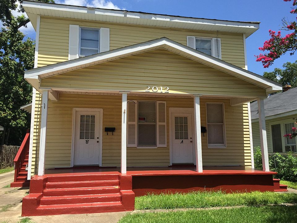 Front Entrance on Left