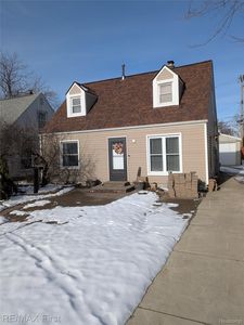 2217 E Ten Mile Rd, Royal Oak, MI, 48067
