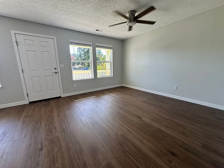 119 N 29th Pl — Photo 10