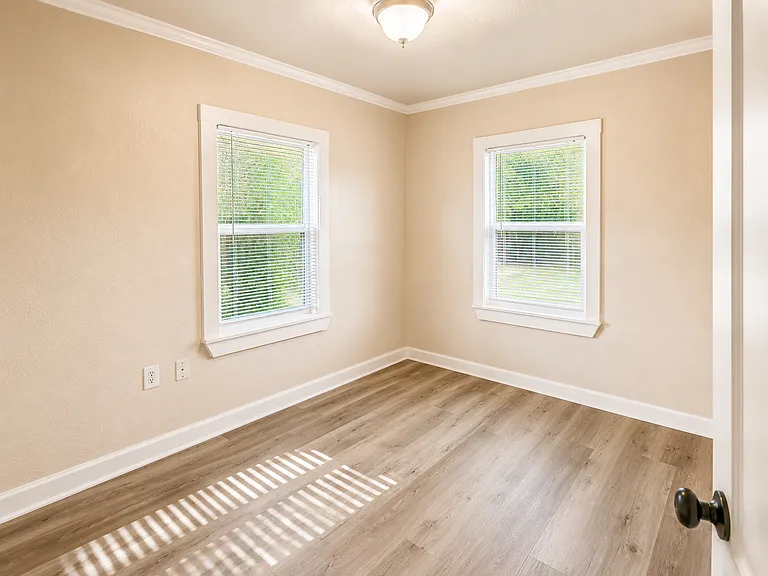 591 Joy Dr — Photo 10