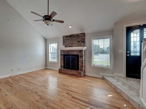 4th image of 1142 Woodland Dr