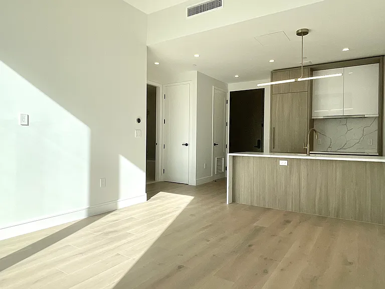 40-46 24th St #5F — Photo 4