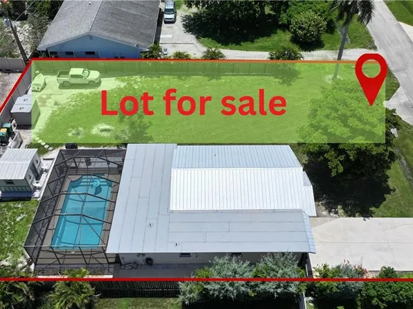 736 104th AVE N, NAPLES, FL 34108