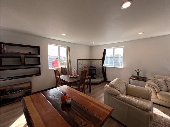 5th image of 619 N Railroad Ave