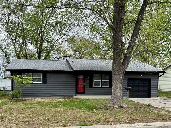 115 Dressel Dr, Jerseyville, IL 62052