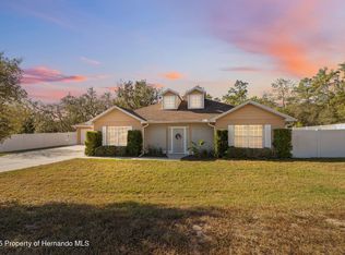11006 Canary Ave, Weeki Wachee, FL 34613