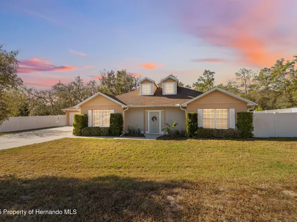 11006 Canary Ave, Weeki Wachee, FL 34613