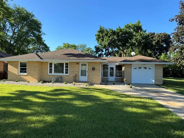 2208 Fulton Ave, Rockford, IL 61103