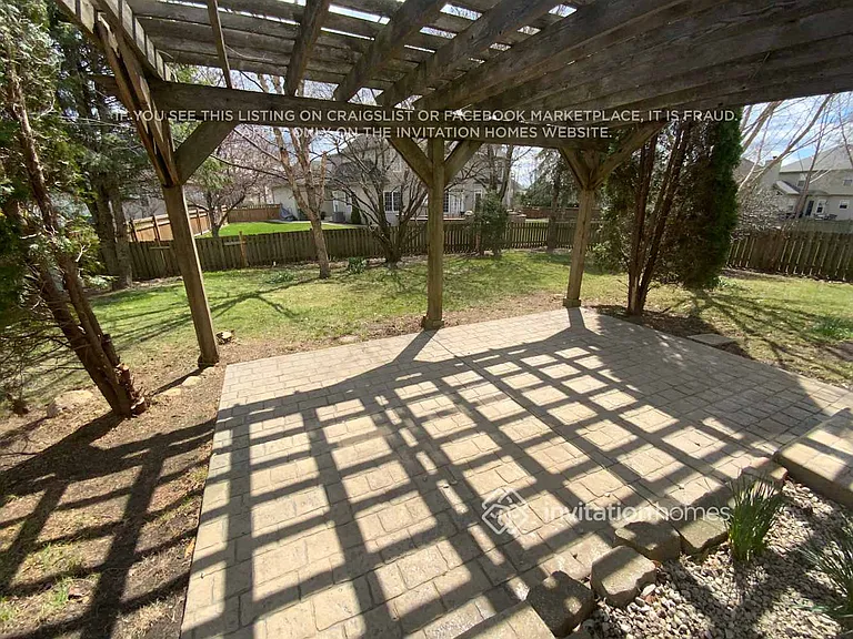 305 Kensington Dr — Photo 15