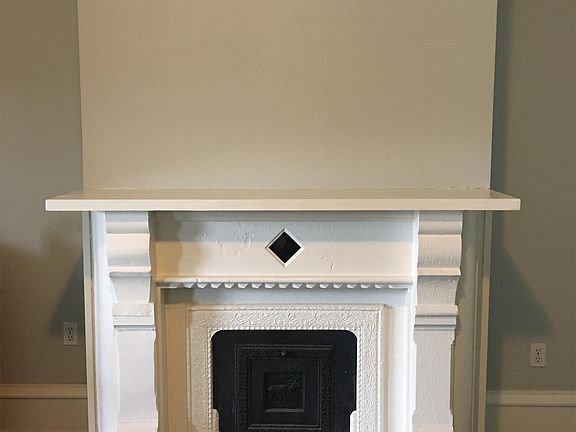 Fireplace for looks only - candles in front might look nice