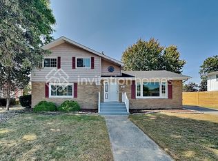 18438 Rose St, Lansing, IL 60438