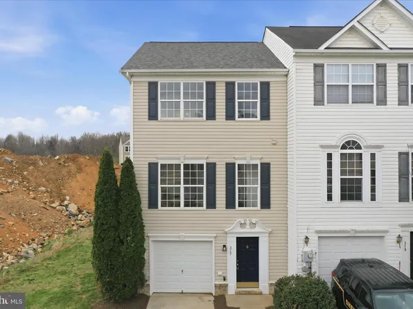 317 Bertelli Ct, Martinsburg, WV 25403