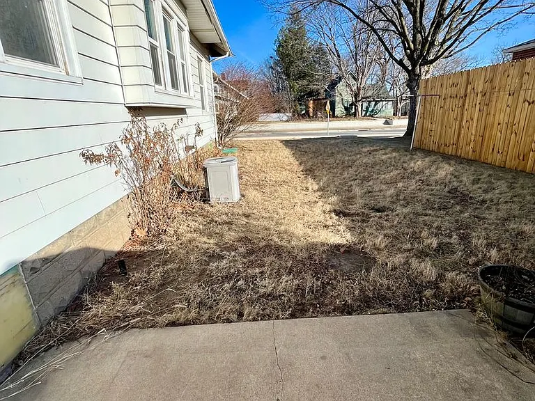 1603 Main St — Photo 16