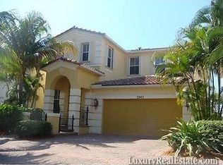 3242 NE 211th Ter, Aventura, FL 33180