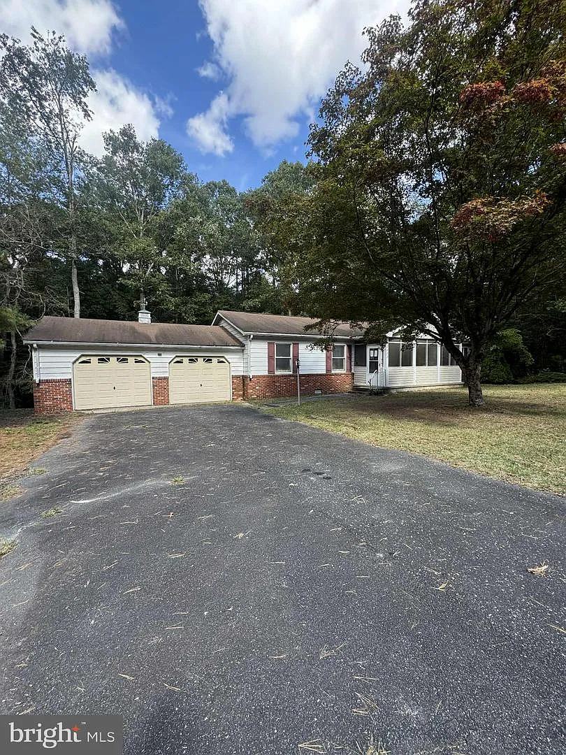 10883 Old Furnace Rd photo 1