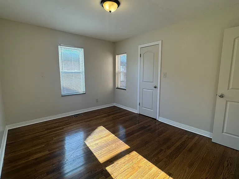 1535 NE 42nd St — Photo 16