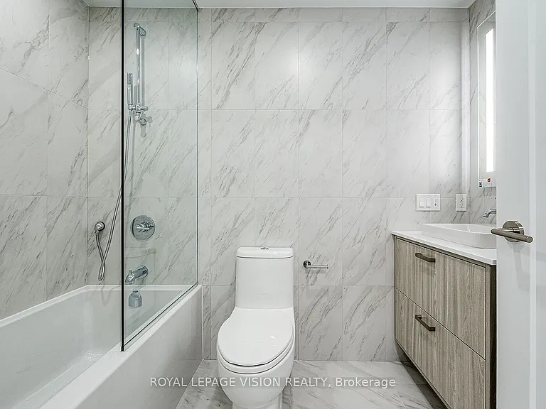 858 Dupont St #401 — Photo 4