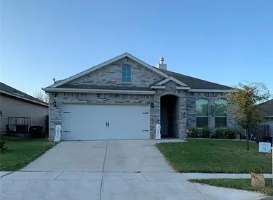 4 bed, 1758 sqft, $2,800 — Photo 1