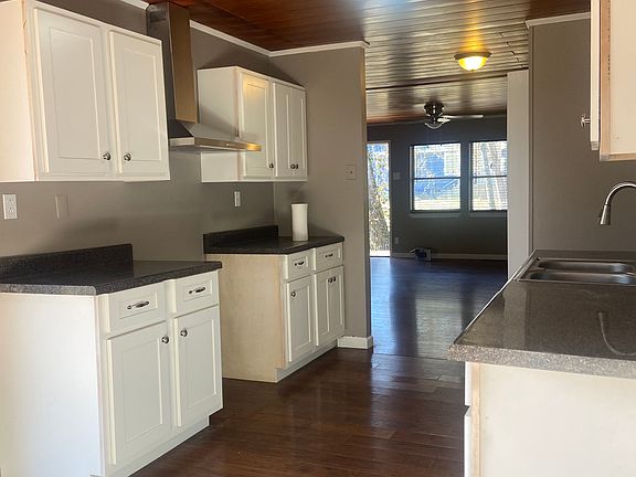 3rd image of 332 Paden Ln Unit B