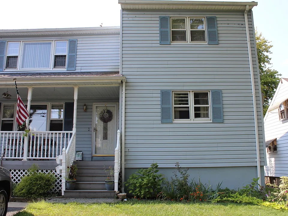 11 Grey Rock Ave #1