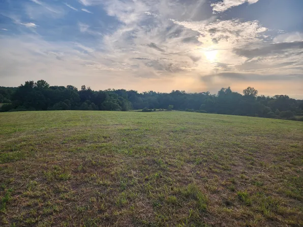 5 Sugarland Rd, Ethridge, TN 38456