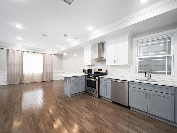 2nd image of 32 Liberty Ave Floor 2