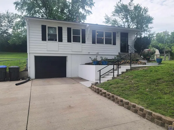 3248 SW Skyline Dr W, Topeka, KS 66614