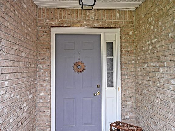 3rd image of 26 Floral Ave