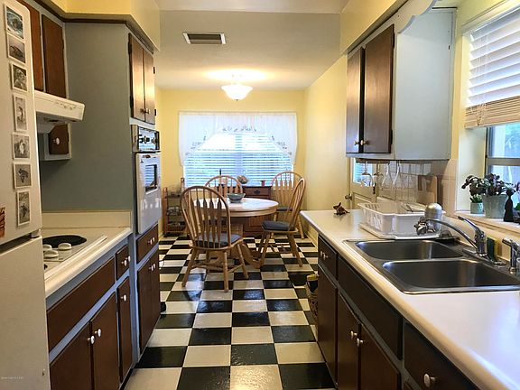 4th image of 1105 Pine St