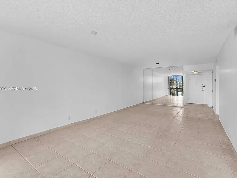 1000 Parkview Dr #229 — Photo 10